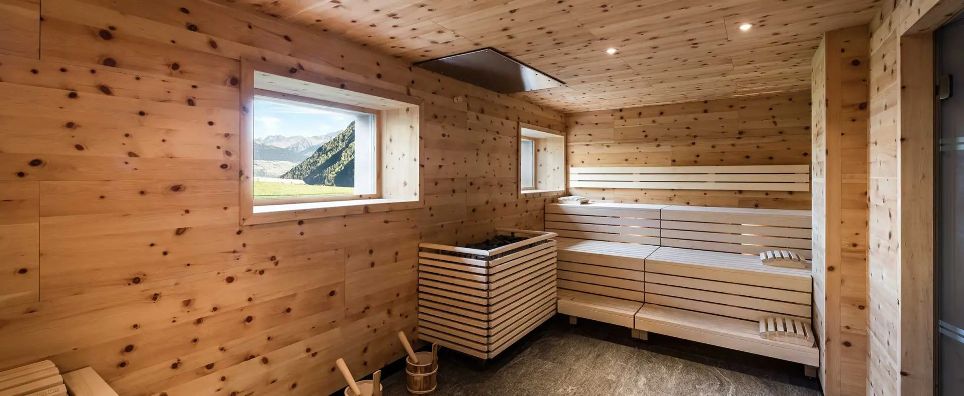 Wellnessbereich, Ausblick, Holz, Saunabereich