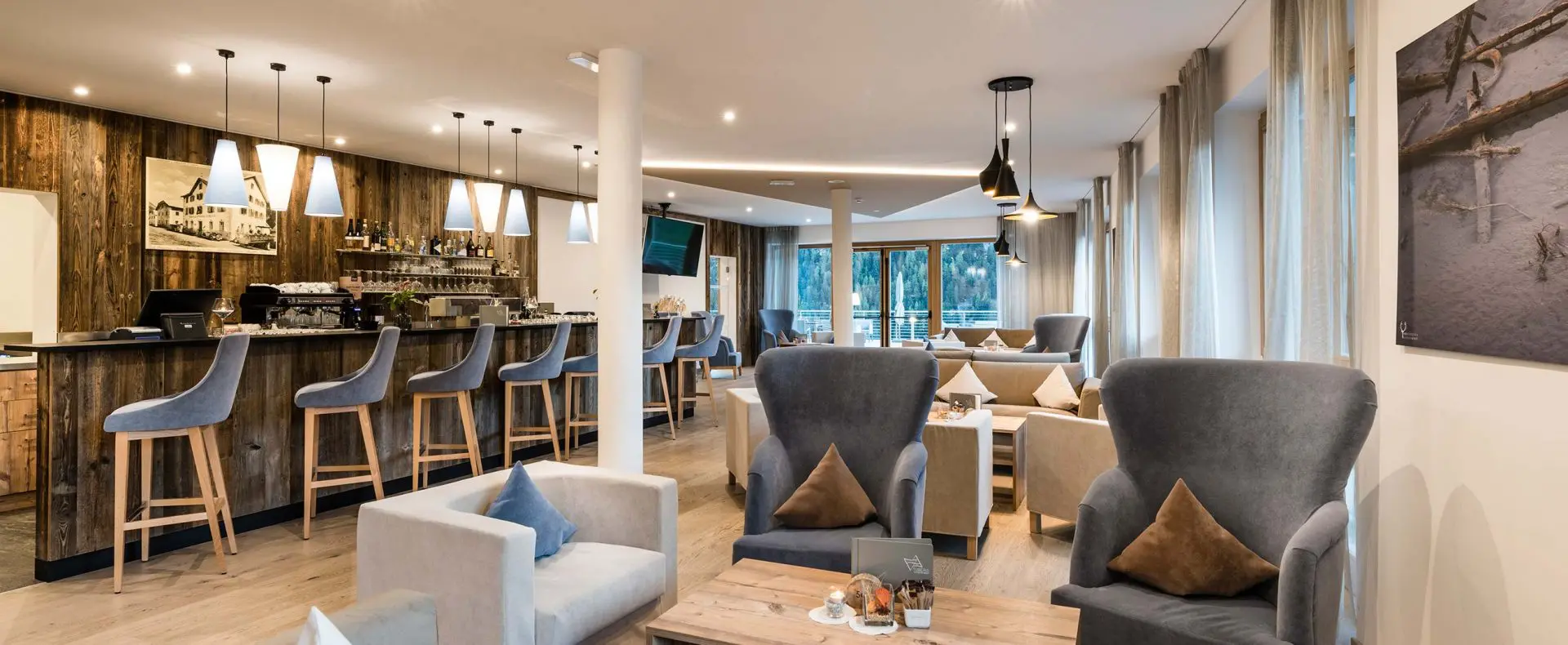 Barbereich, Sitzgelegenheit, Sofa, TV, Holz, Modern