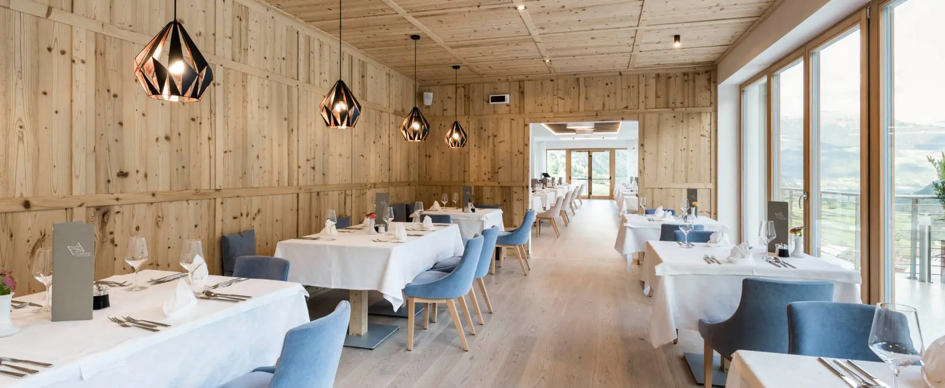Speisesaal, Essen, Ausblick, Urig, Modern, Holz, Gedeck