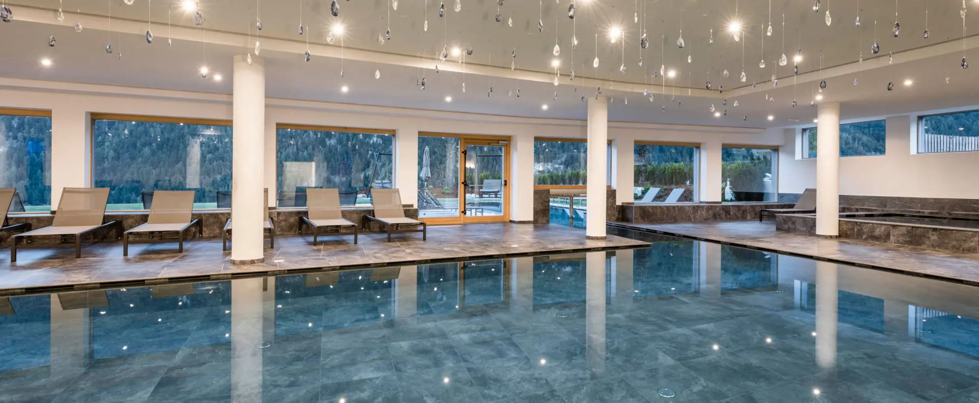 Wellnessbereich, Liegen, Ausblick, Fenster, Licht, Elegant