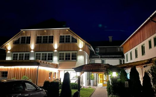 Hotel Aloisia Aussenansicht bei Nacht