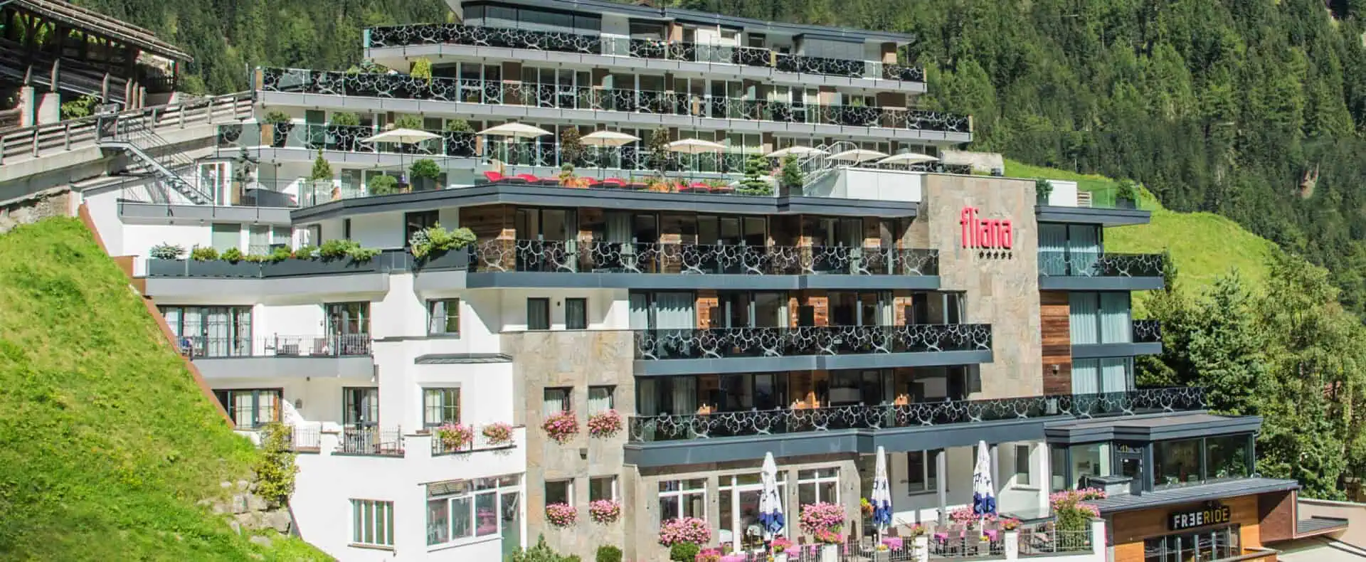 Urlaub mit Hund im Hotel Fliana in Tirol / zertifiziert hundefreundliches Hotel in Tirol, Österreich / Hotel Fliana für den Urlaub mit Hund