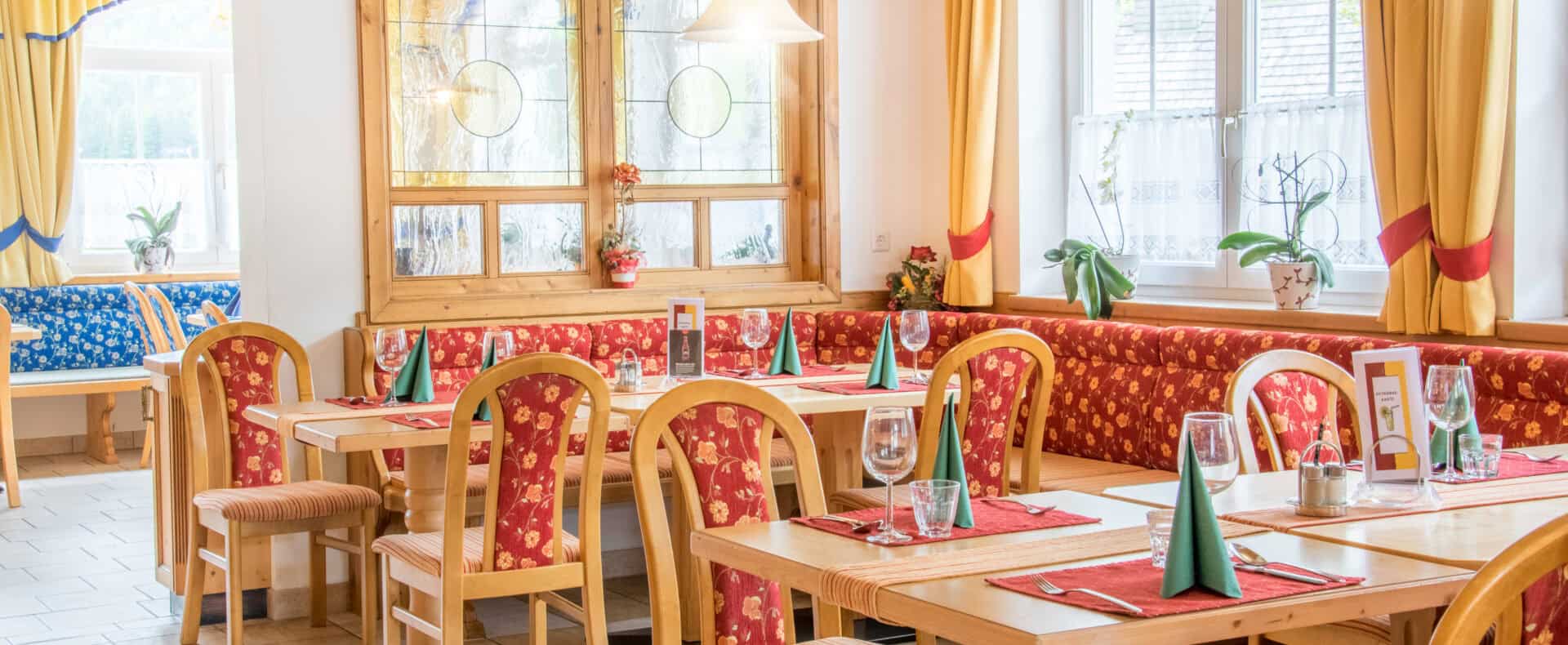 Hotel Gell für den Urlaub mit Hund in Salzburg / hundefreundliches Hotel in Österreich / Speisesaal