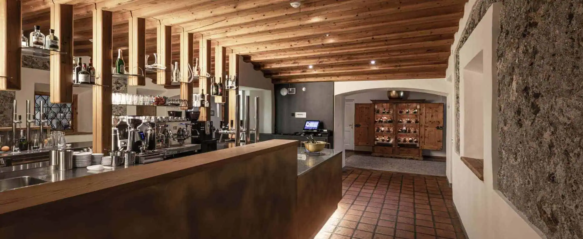 Hotel Strasserwirt für den Urlaub mit Hund in Osttirol / zertifiziert hundefreundliches Hotel / im Hotelbereich