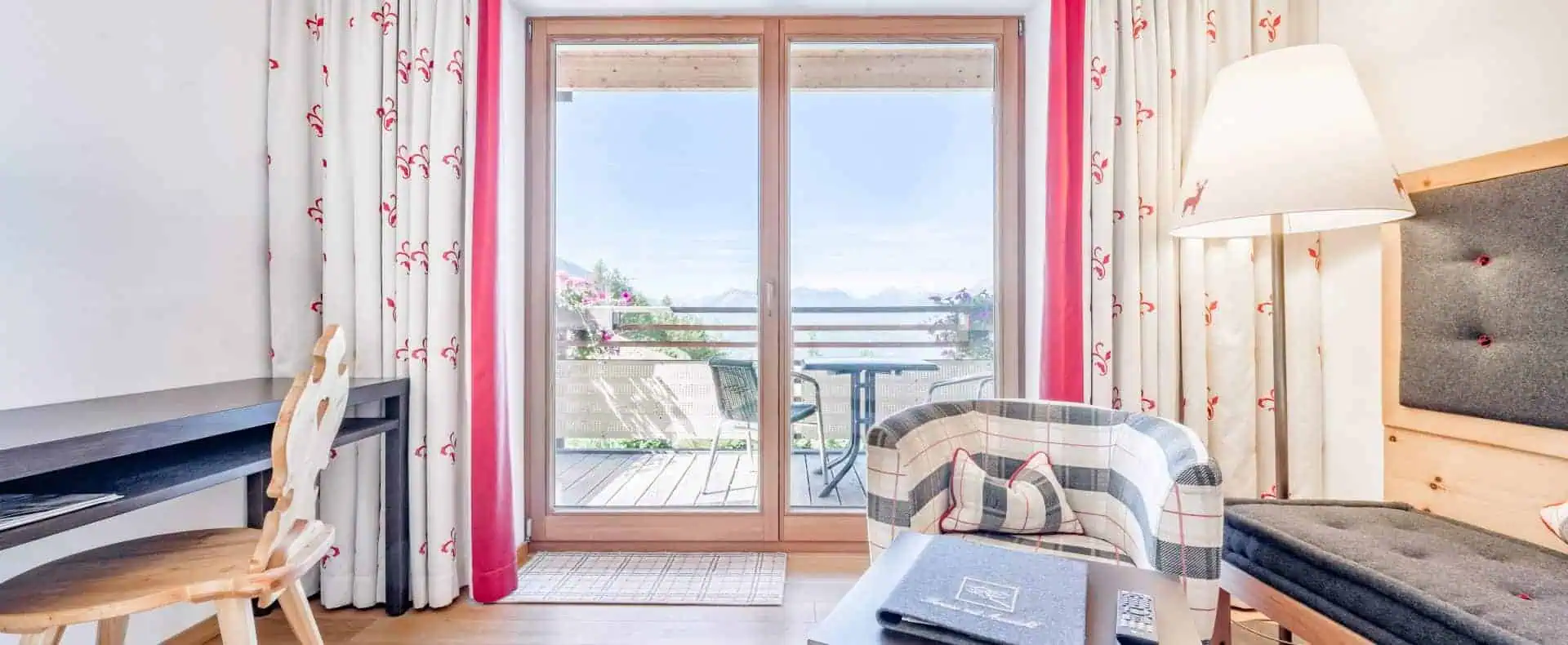 Balkon mit herrlicher Aussicht vom Zimmer aus