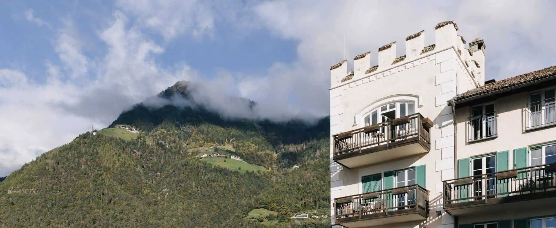 Hundehotel Mair am Ort, Aussenansicht. (c) Benjamin Pfitscher
