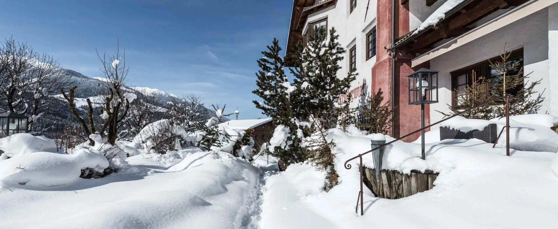 Außenansicht Hotel Winter, Hotel Strasserwirt, Winterurlaub mit Hund in Österreich