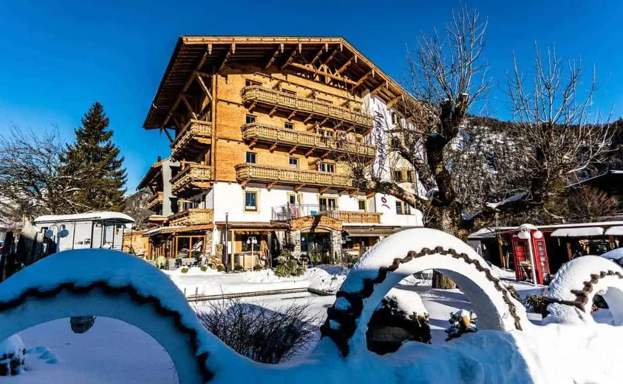 Alpenhotel Tyrol, Aussenansicht Winter