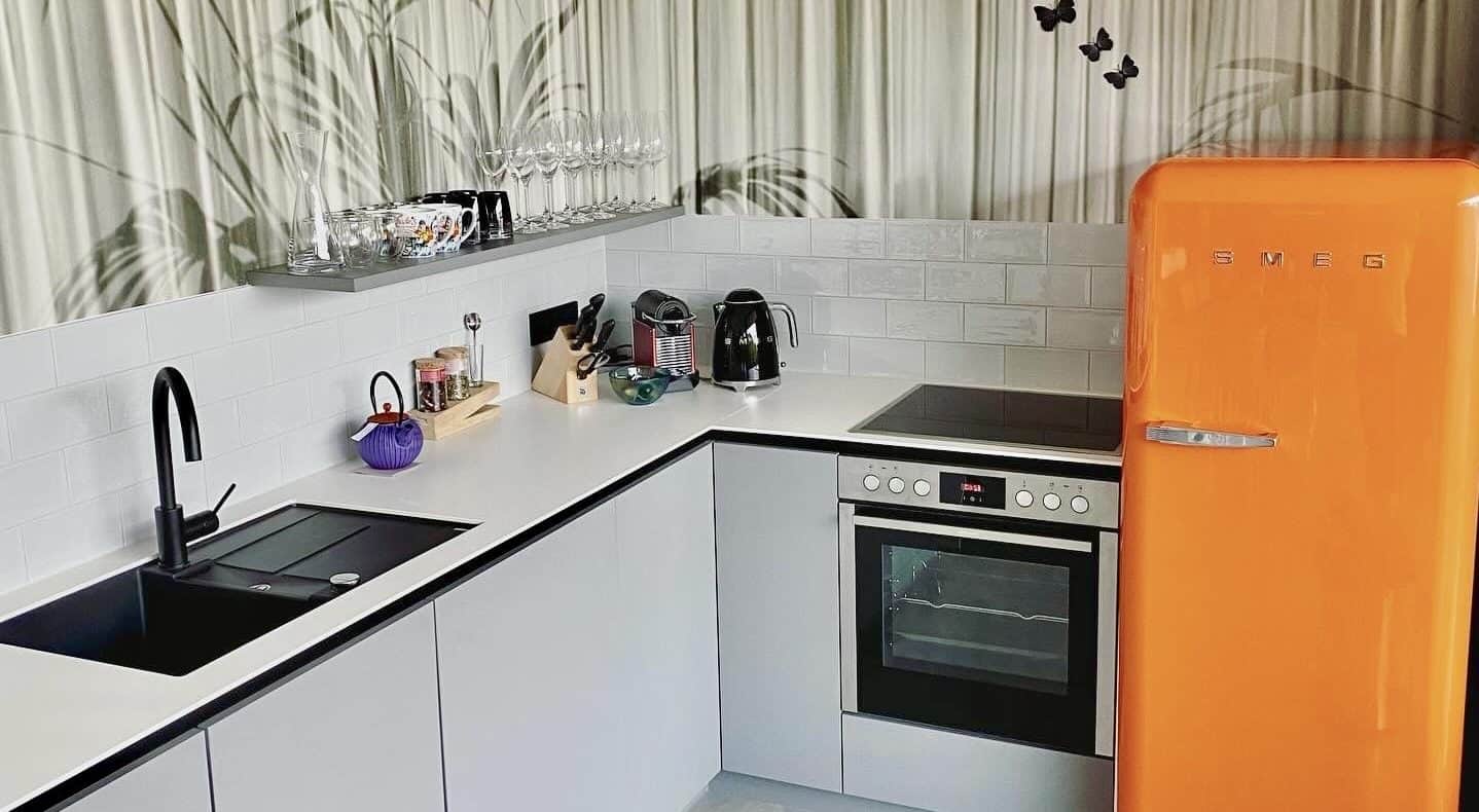 Küche Orange Lounge, Apartment 1