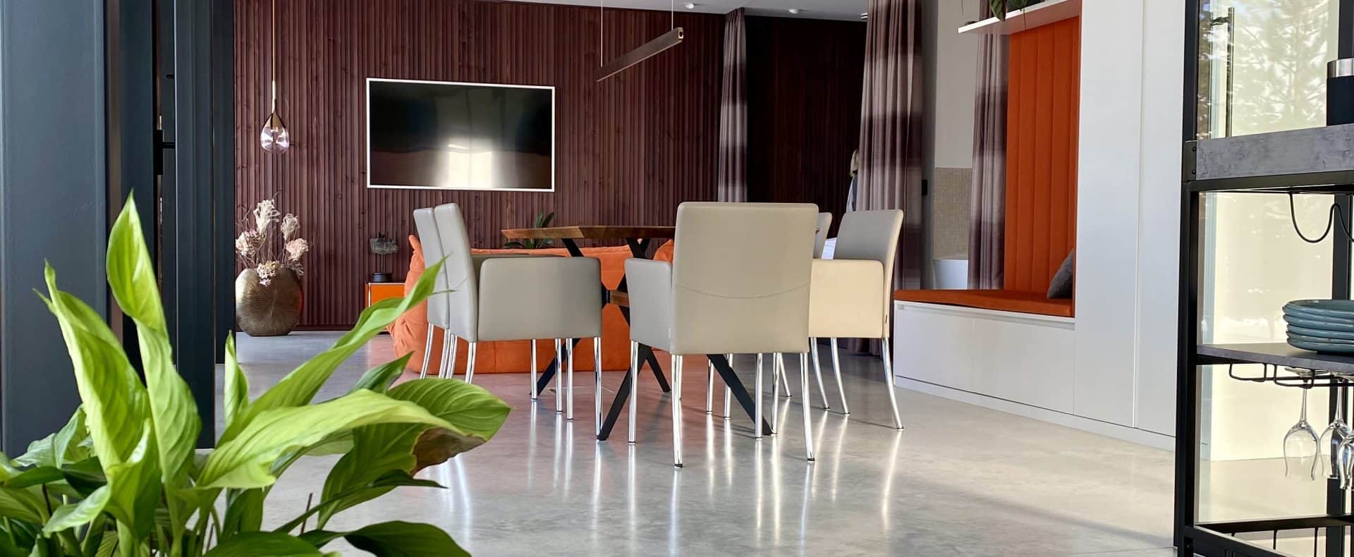 Orange Lounge, Apartment 1, Lounge