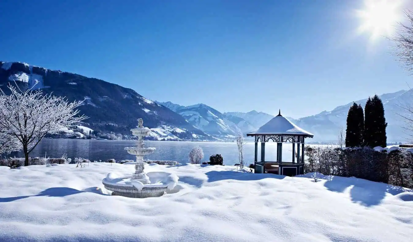 Brunnen im Winter, Grand Hotel Zell am See