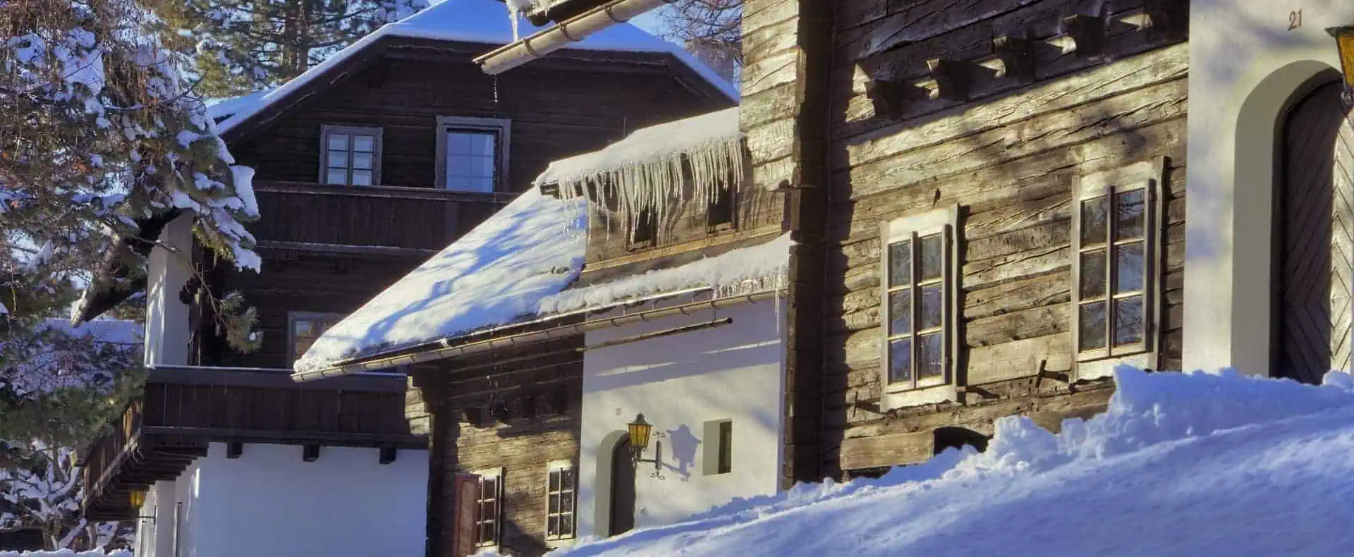 Dorf Schönleitn, Außenansicht Winter Chalet