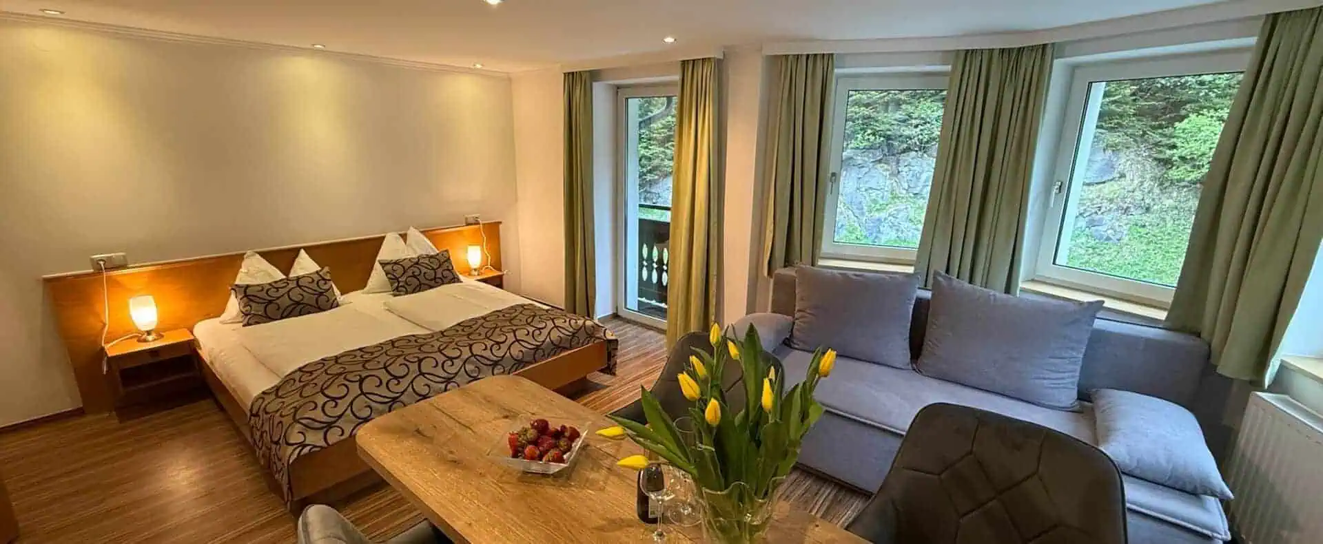 Zimmeransicht im Grubers Gastein / Grubers Hotel Apartments Gastein für den Urlaub mit Hund in Salzburg / zertifiziert hundefreundliches Hotel in Österreich