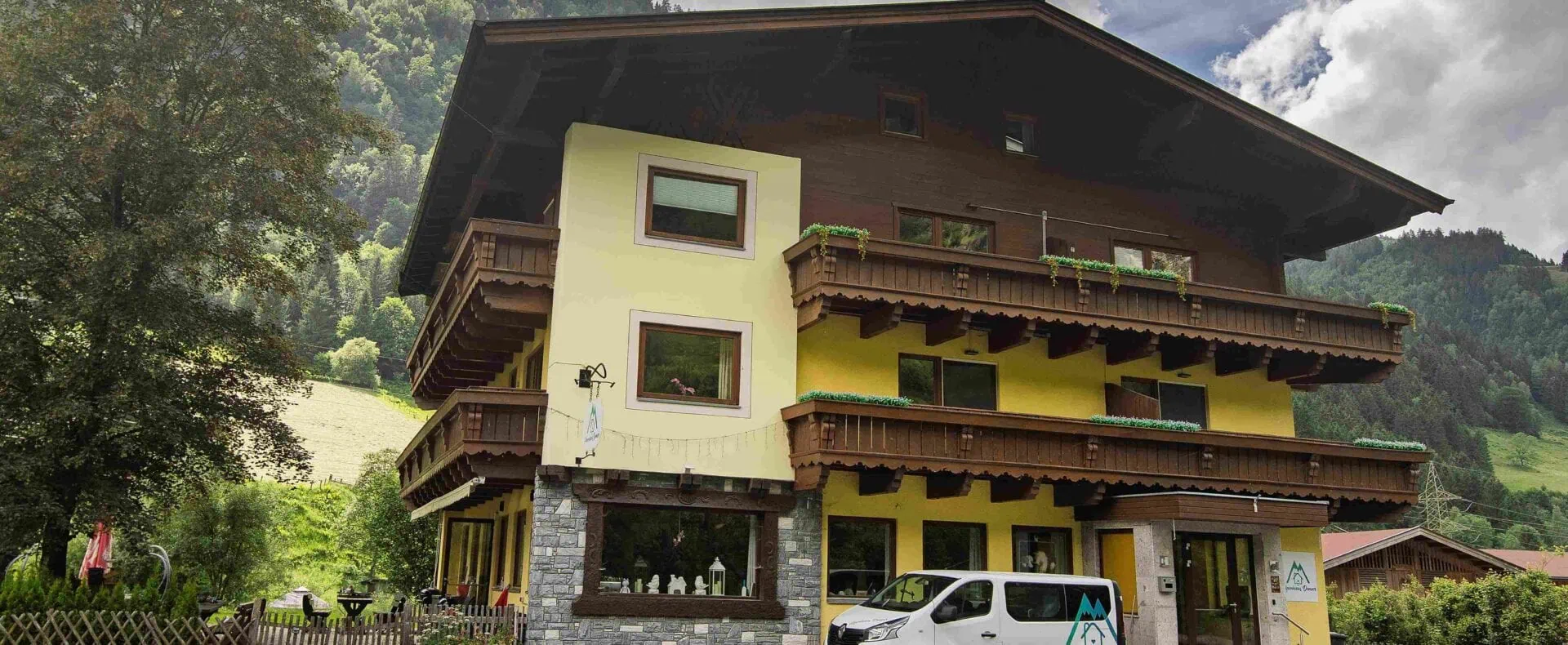 Urlaub mit Hund im Apenhaus Denver in Salzburg / zertifiziert hundefreundliche Appartements in Österreich /