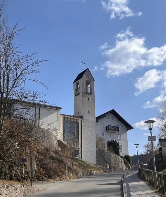 Urlaub mit Hund im Gesundheitsresort Optimamed St. Josef in Salzburg / zertifiziert hundefreundliches Hotel in Österreich